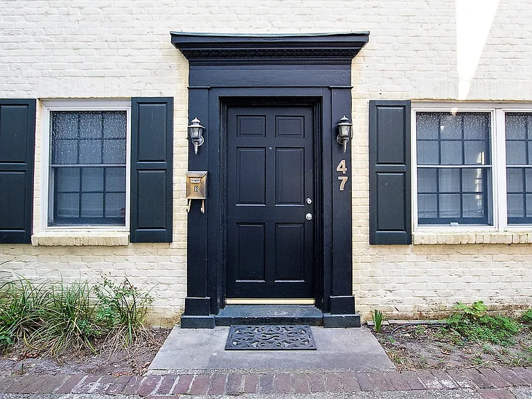 47 Laurens Street — Photo 1