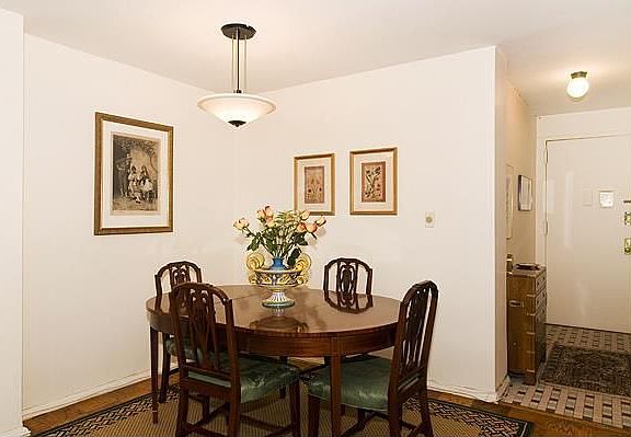 3rd image of 32 Gramercy Park S APT 8C