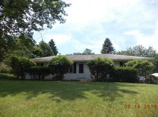819 Sunset Dr, Butler, PA 16001
