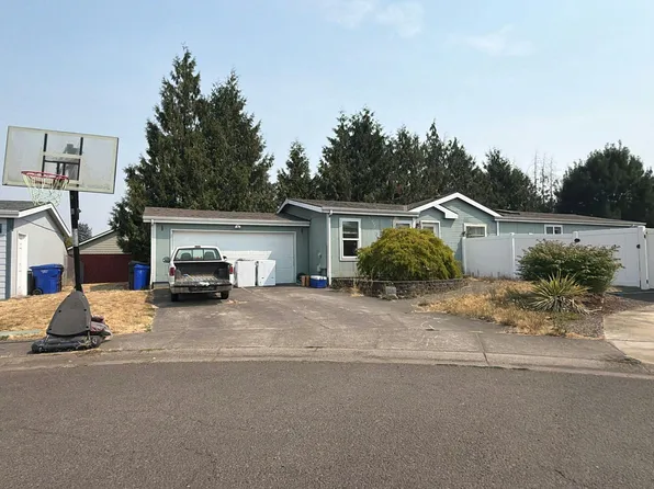 743 Saint James Pl, Molalla, OR 97038