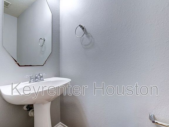 4th image of 47 Wickerdale Pl