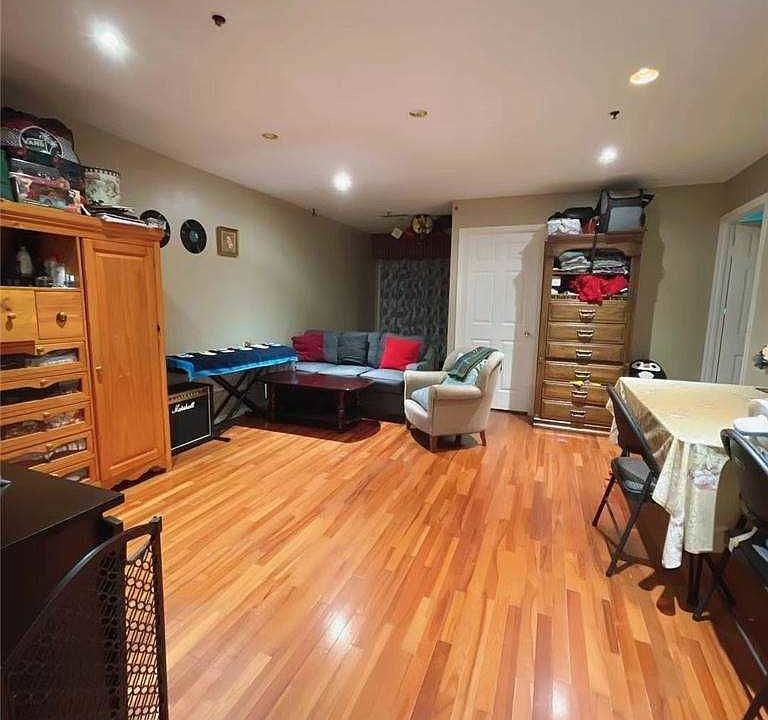 1st image of 104-21 39th Ave #214D