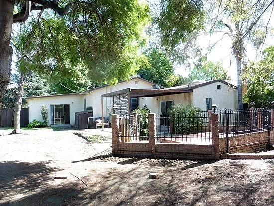 5723 Stansbury Ave — Photo 3
