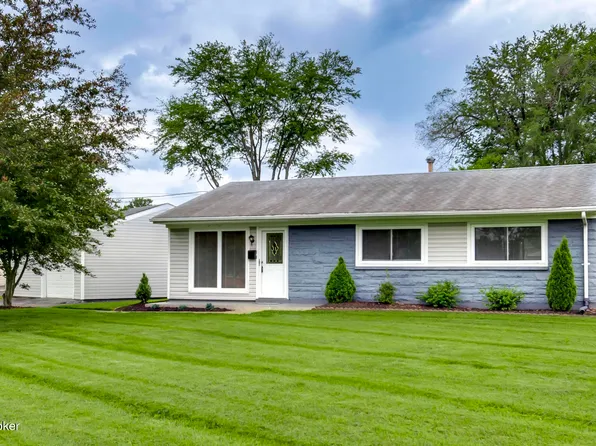 9100 Seaforth Dr, Louisville, KY 40258