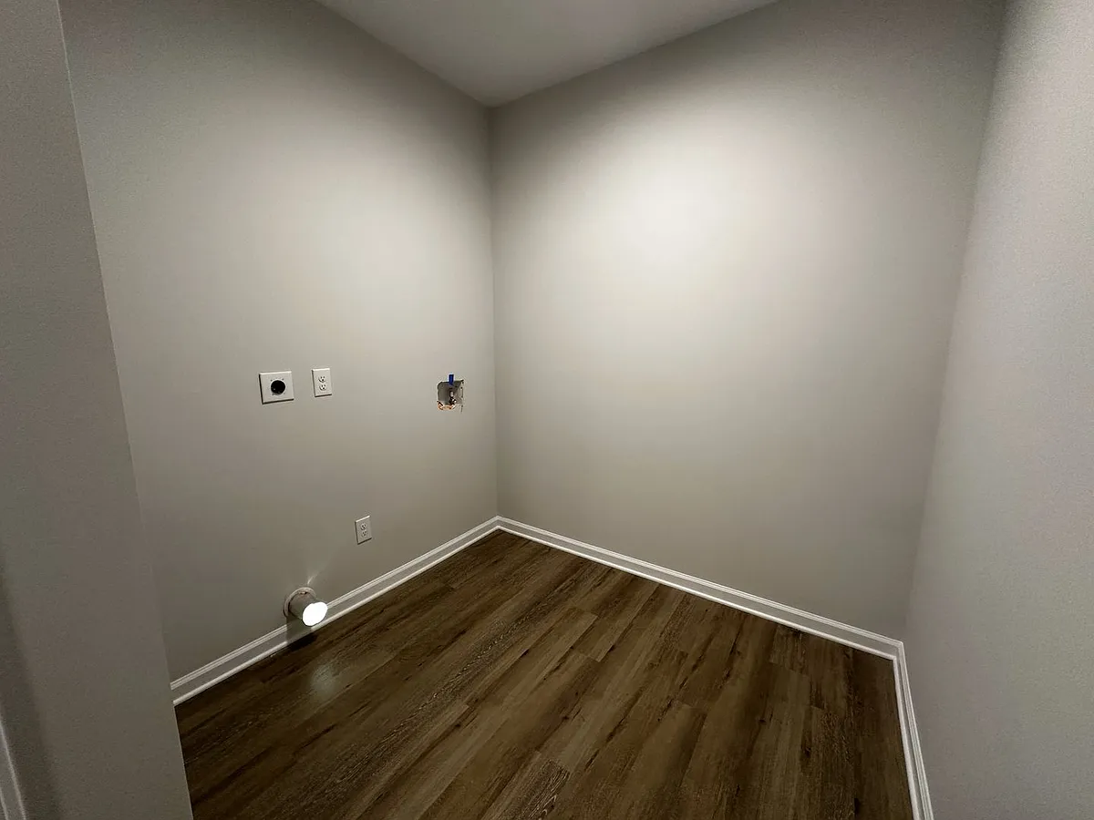 Building Photo - 201 Briarcliff Ln #B