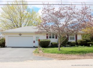 11 Pleasant St, Lewiston, ME 04240