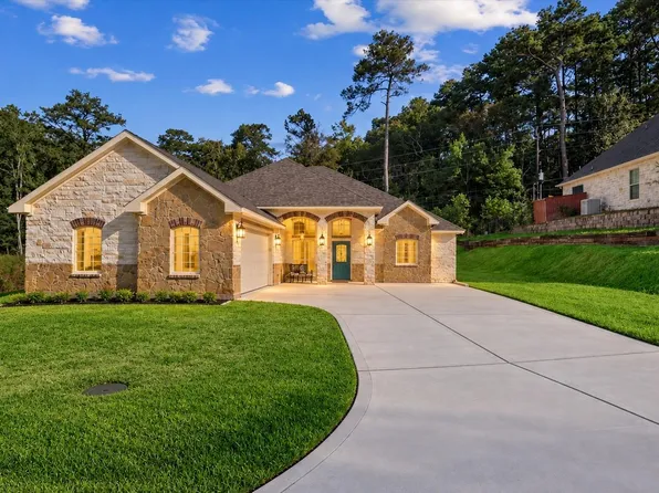2504 W Green Briar Dr, Huntsville, TX 77340