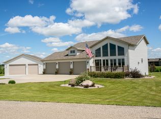 5900 Dakota Country Dr, Bismarck, ND 58503