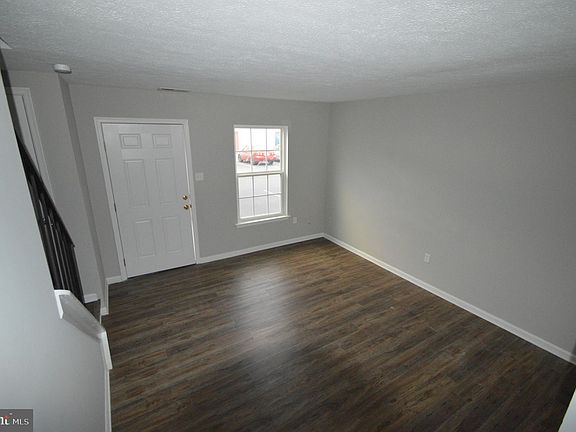 5th image of 680 Smithfield Ave #159