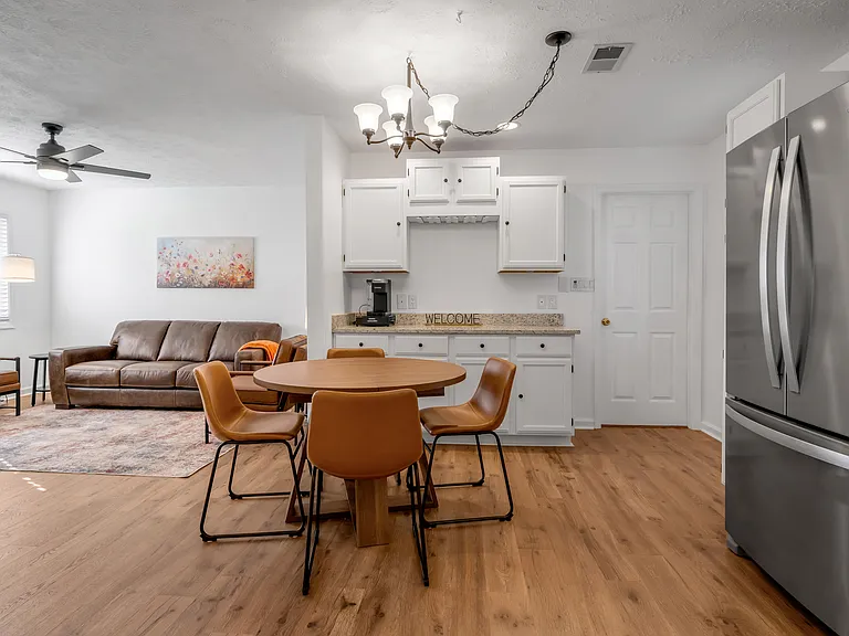 Dale Dr — Photo 6