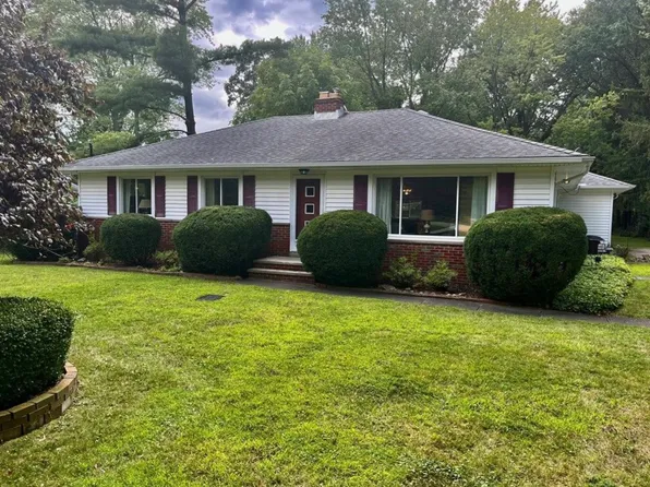 2066 Bradley Rd, Westlake, OH 44145