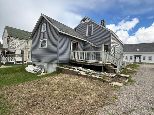7 School Street, Machias, ME 04654