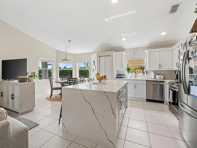 3817 Miramontes Cir — Photo 14