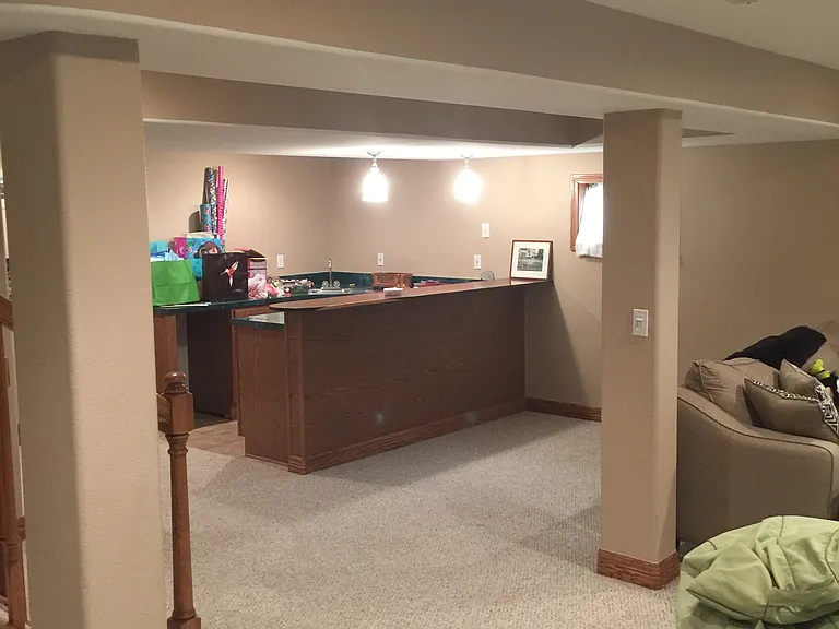 Basement wet bar