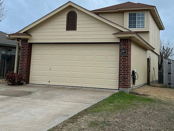 2nd image of 2302 Garrett Dr