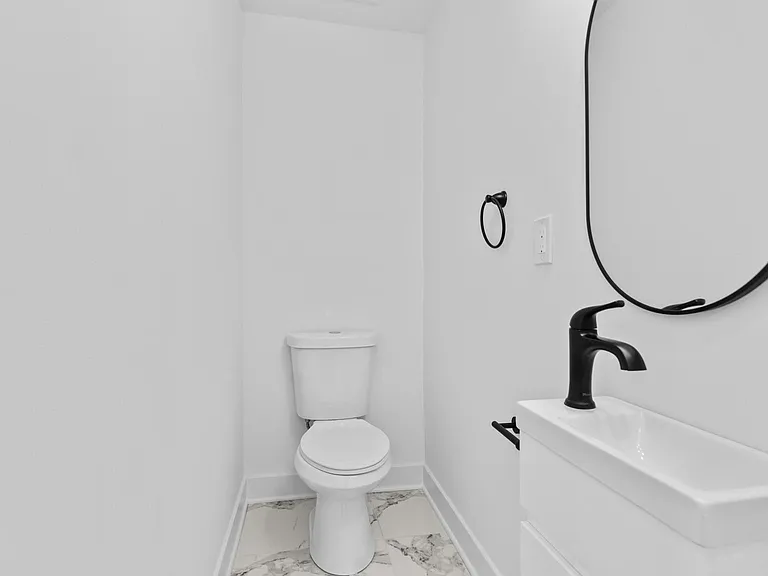 1123 Sterrett St #C — Photo 8