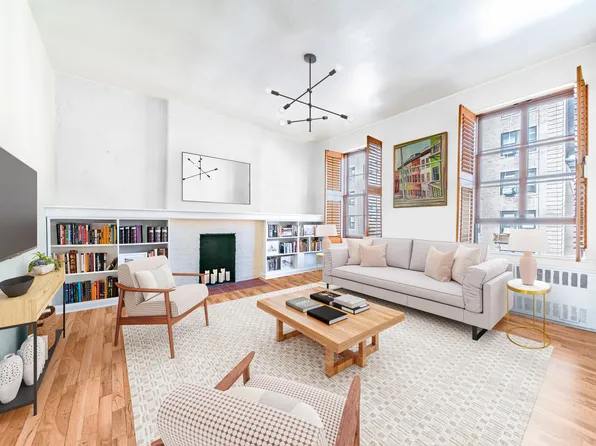 362 West 20th Street image 1 of 12