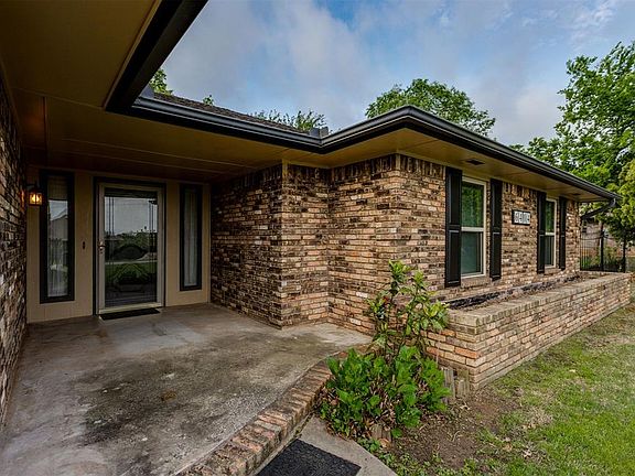 4th image of 6404 SE 55th St
