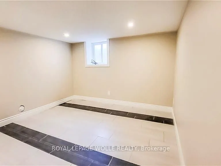 1546 King St E #1 — Photo 3