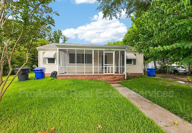 100 Hodges Manor Rd — Photo 1