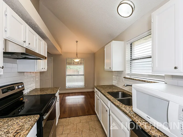 521 Jean Dr — Photo 7