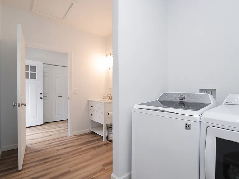177 Thompson St — Photo 29