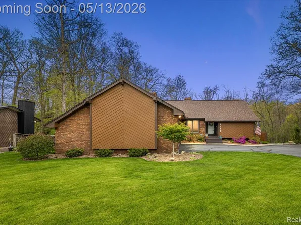 6773 Wellesley Ter, Clarkston, MI 48346