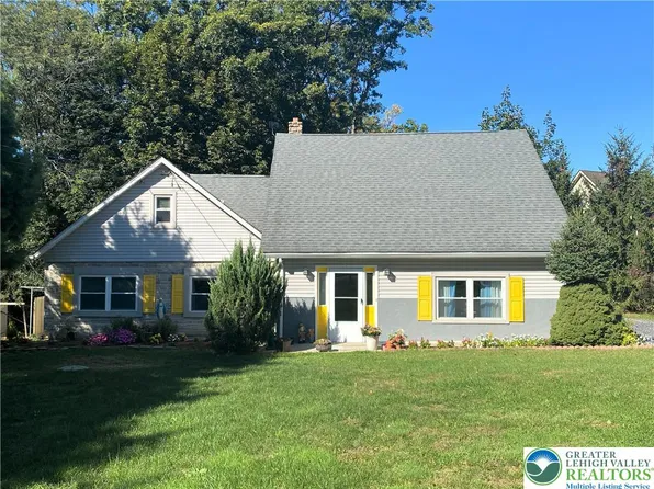 5821 Daniel St, Allentown, PA 18104