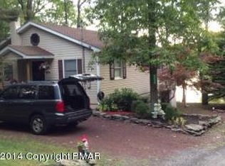 6423 Lakeshore Dr E, East Stroudsburg, PA 18302