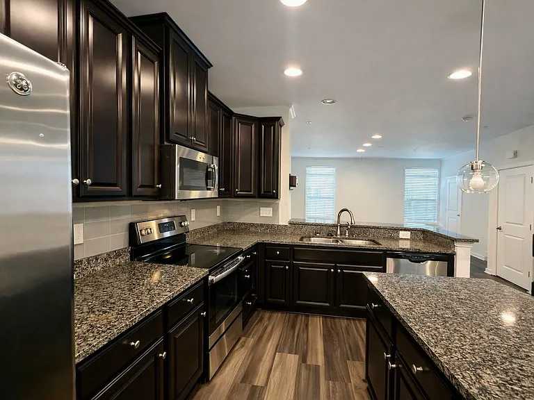 6314 Halsted Ave — Photo 7