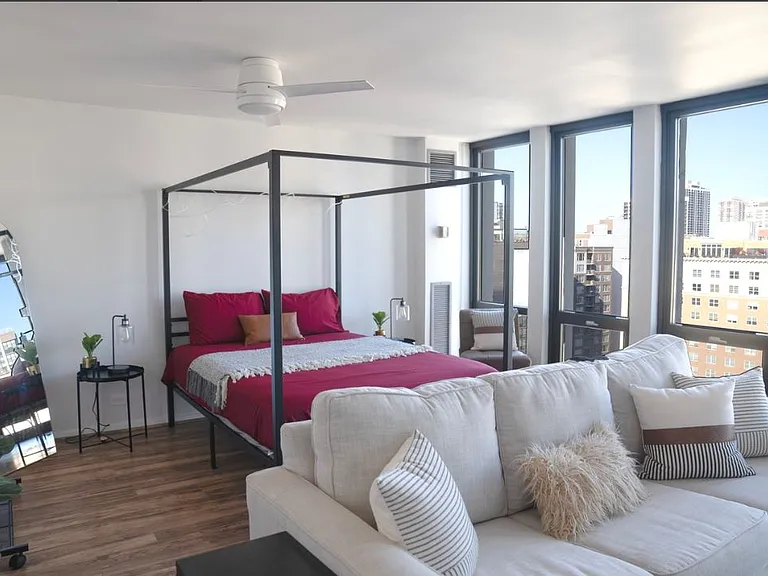 1 E Scott St #1802 — Photo 12