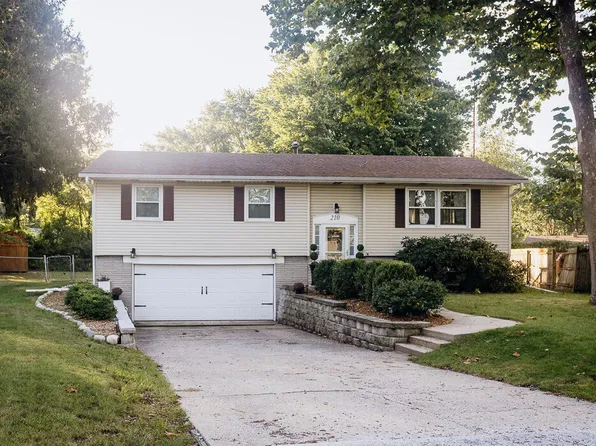 210 Lawndale Pl, Michigan City, IN 46360