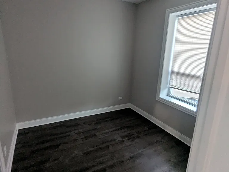 5334 W Argyle St #2 — Photo 11