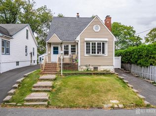 203 Berkley Ct, Iselin, NJ 08830