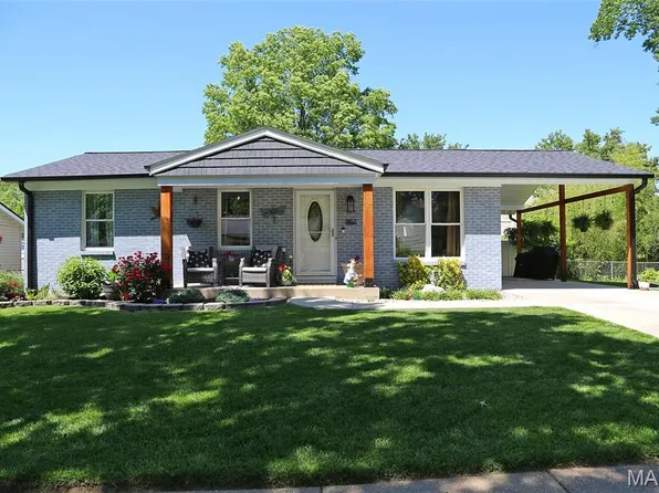 962 Tree Trails Ln, Fenton, MO 63026