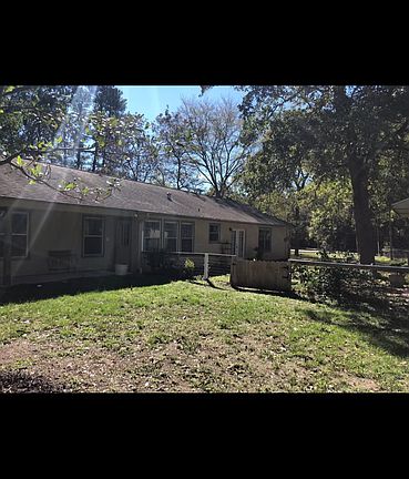 3rd image of 20984 White Oak Ln