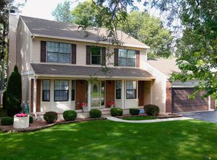 8404 Birch St, Fox Lake, IL 60020