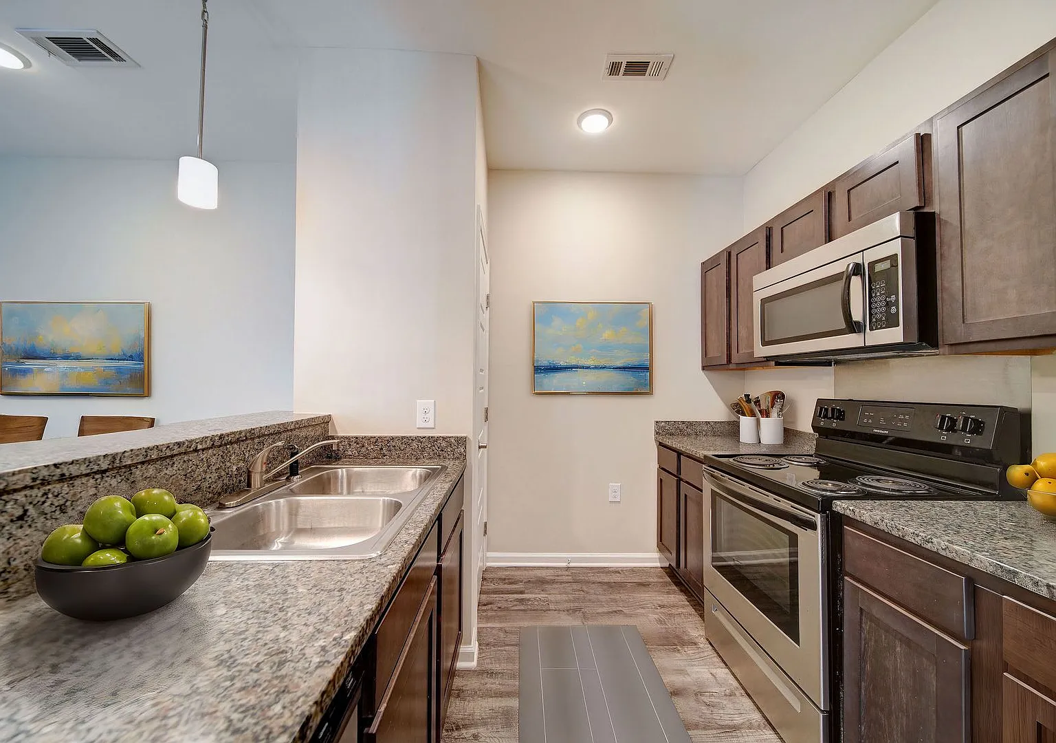 Hyde Glen Apartments — Photo 3