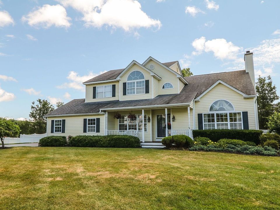 1st image of 39 Deer Ln