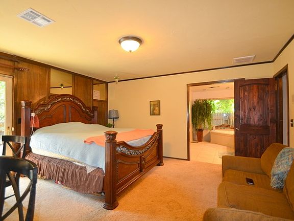 3rd image of 2912 Woodhollow Trl