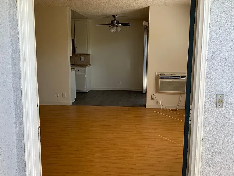 3719 Clarington Ave #18 — Photo 4