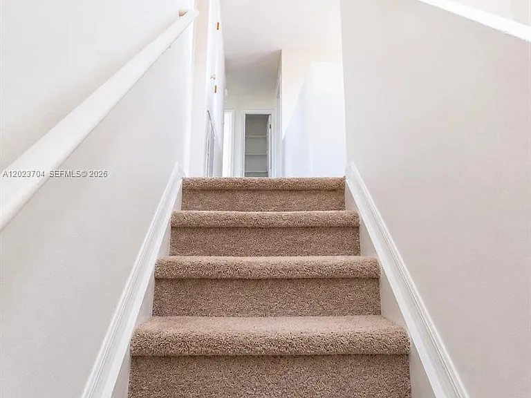 6136 NW Gaylord Ter — Photo 31
