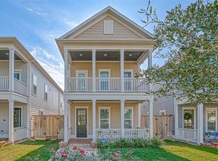 10 Thorpe Ln, Spring, TX 77389