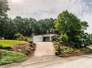 26 Overlook Dr, Indiana, PA 15701