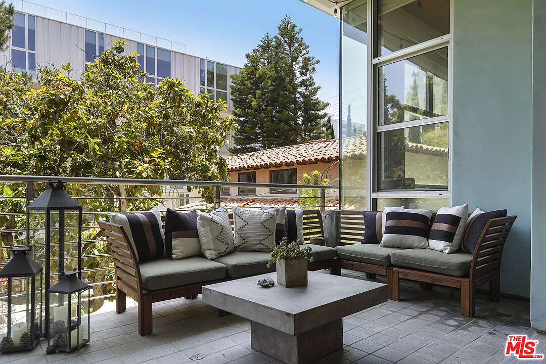 2 bed, 3.0 bath, 1210 sqft, $5,950 — Photo 4