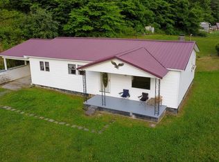 3659 Cranenest Rd, Vansant, VA 24656