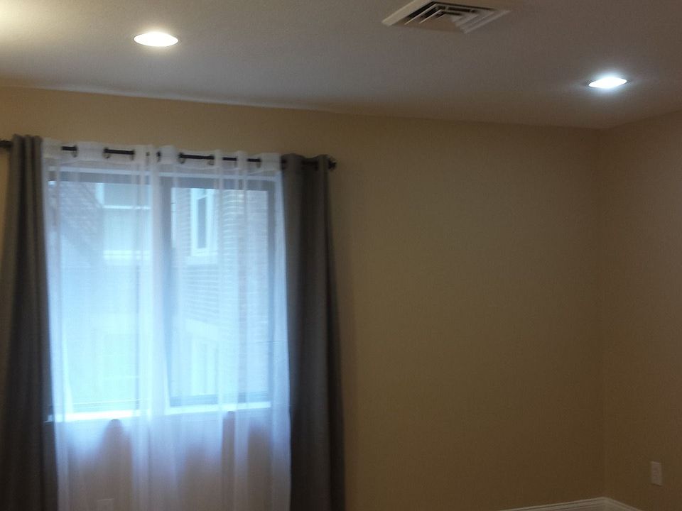 2nd image of 276 Chestnut Hill Ave APT 5R