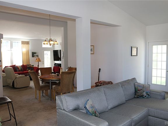 3rd image of 1136 E Country Club Blvd