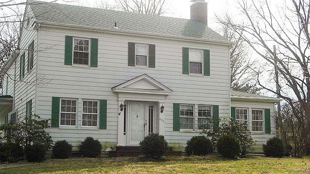 1st image of 639 E Washington St