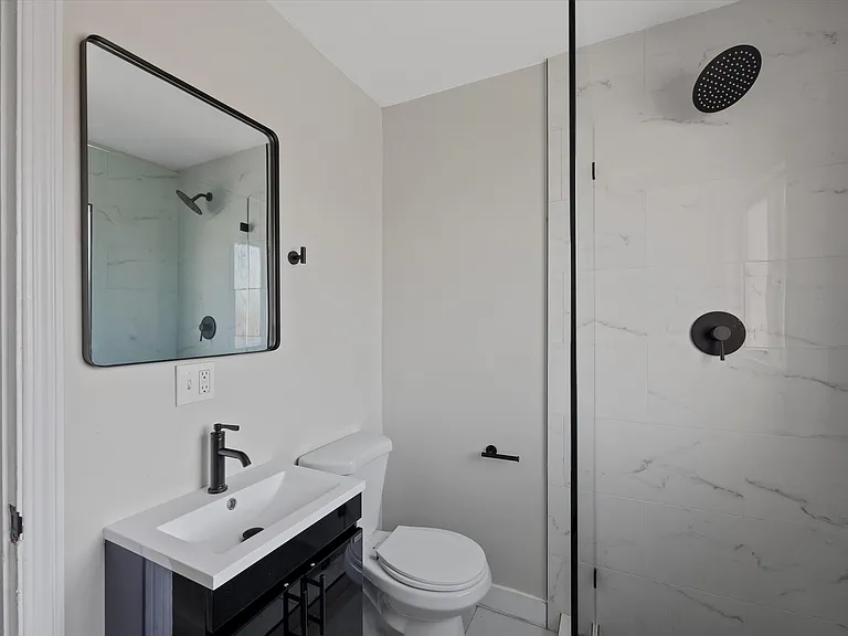 913 S 3rd St E — Photo 12